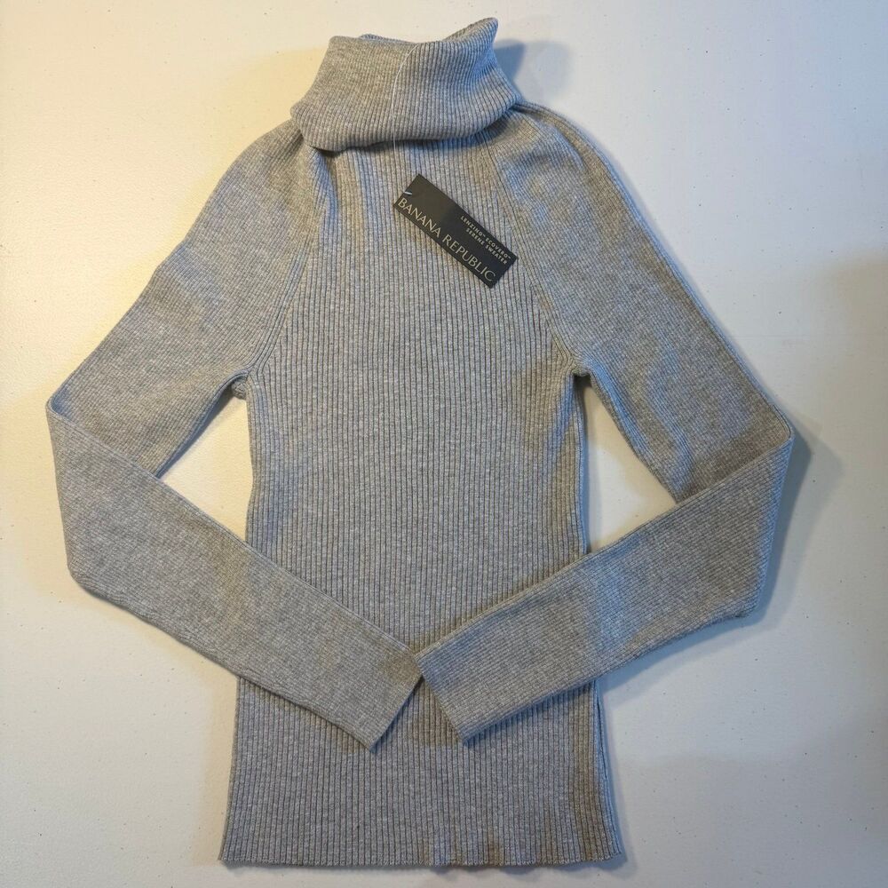 NWT Banana Republic turtleneck ribbed sweater, Women’s small